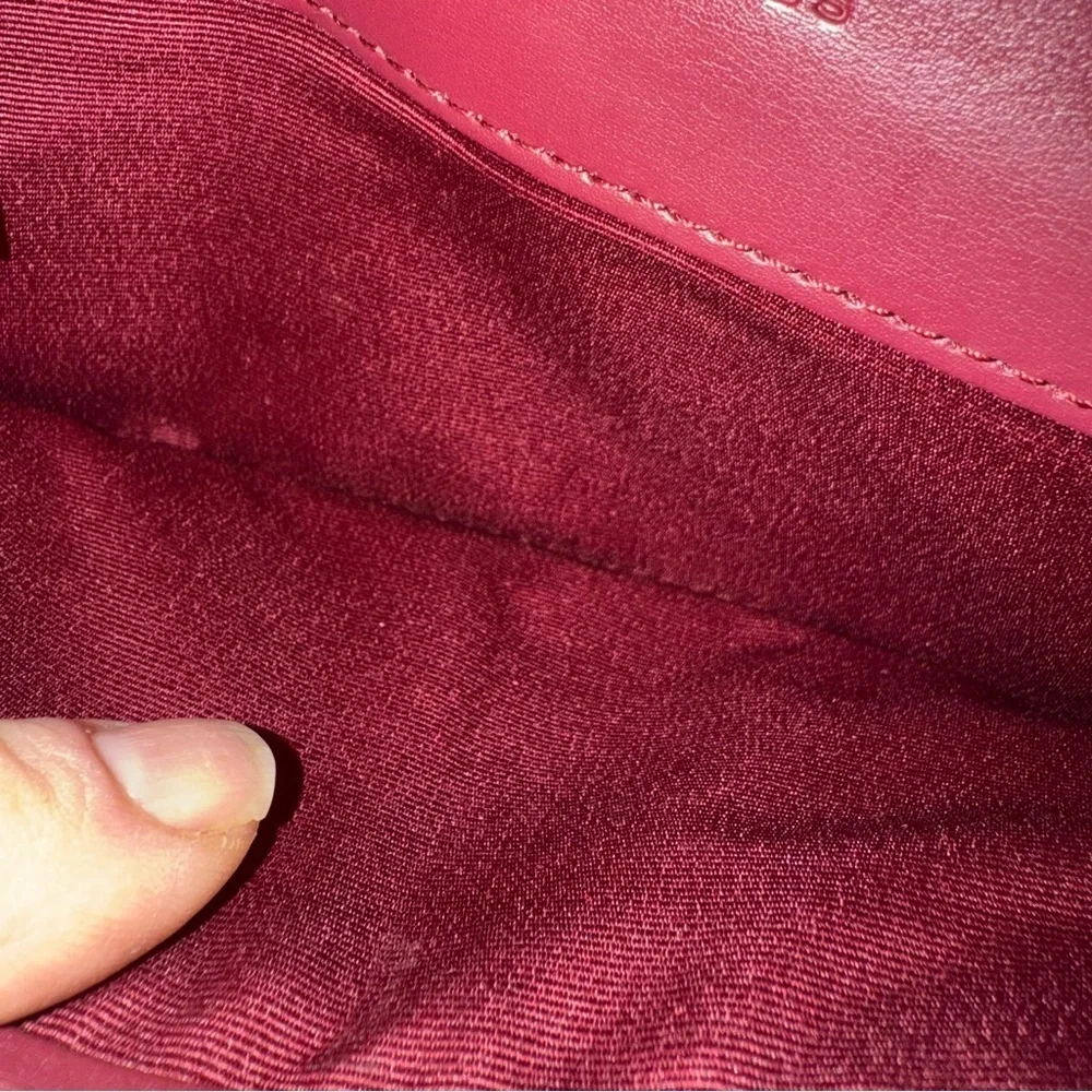 Marc Jacobs New York Bi-Fold Wallet Pebbled Leather Burgundy EUC
